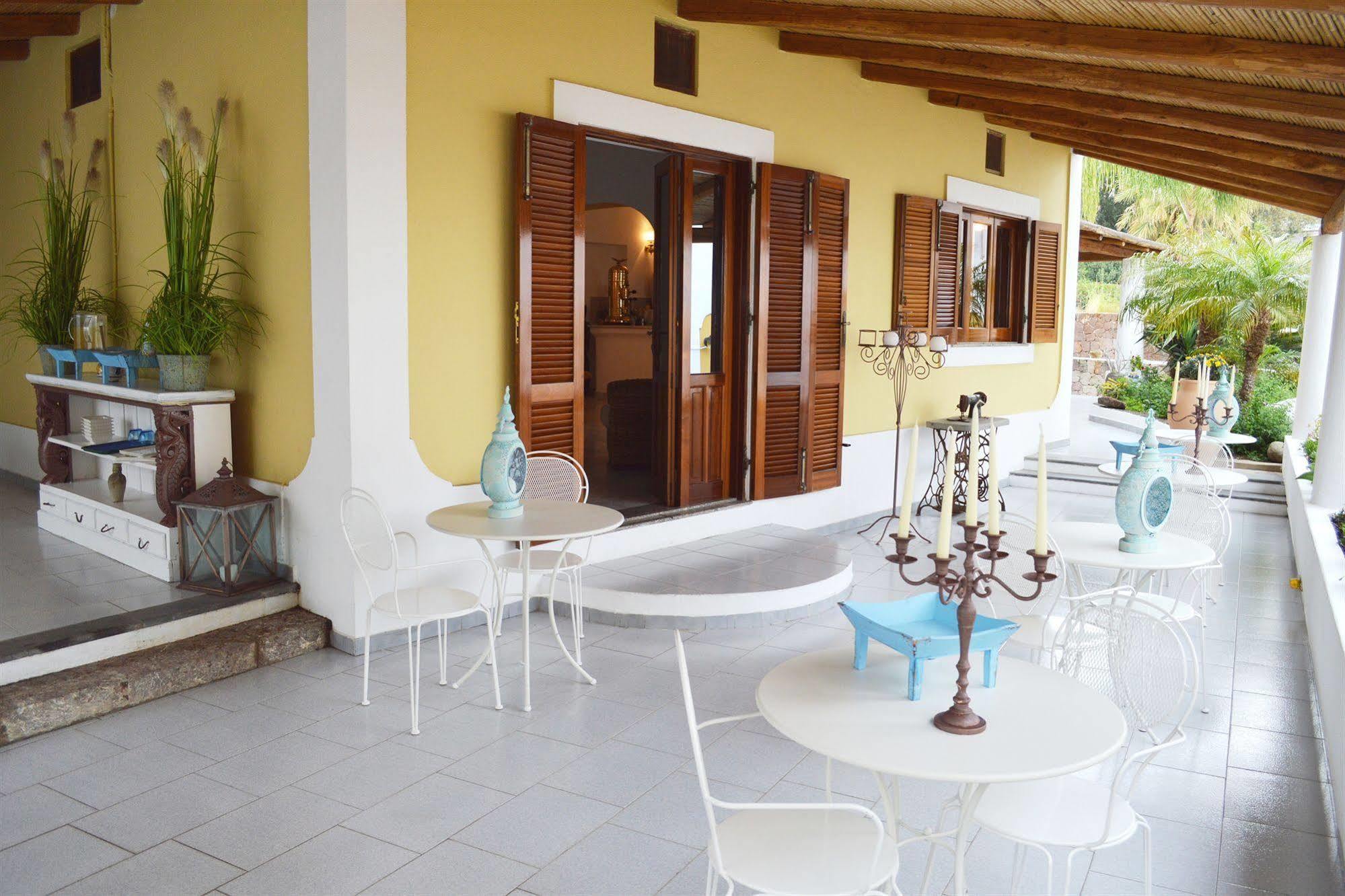 Hotel Oasi Panarea Exterior foto