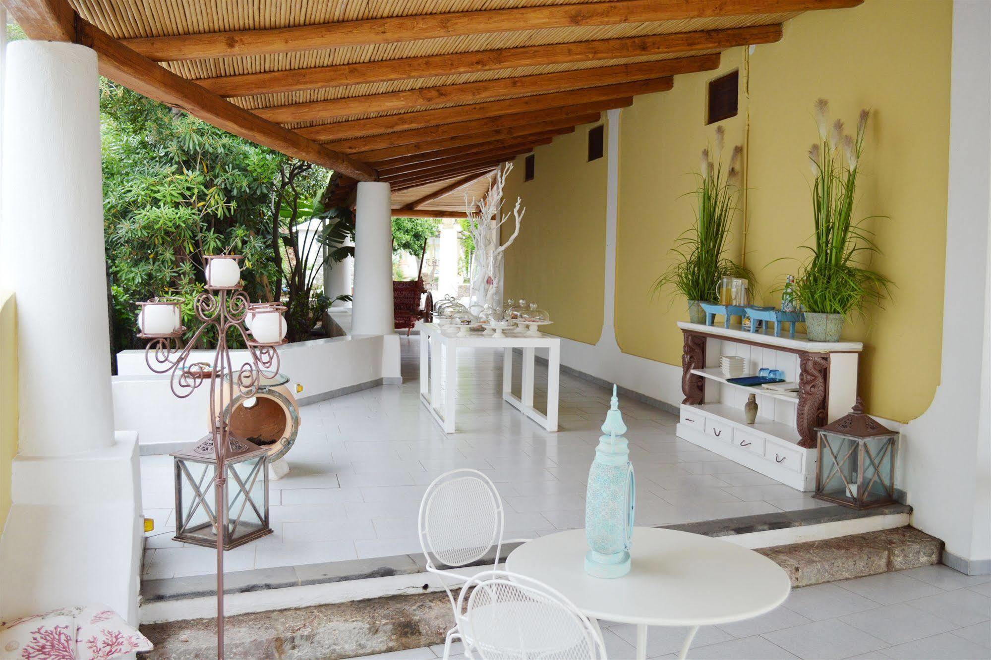 Hotel Oasi Panarea Exterior foto